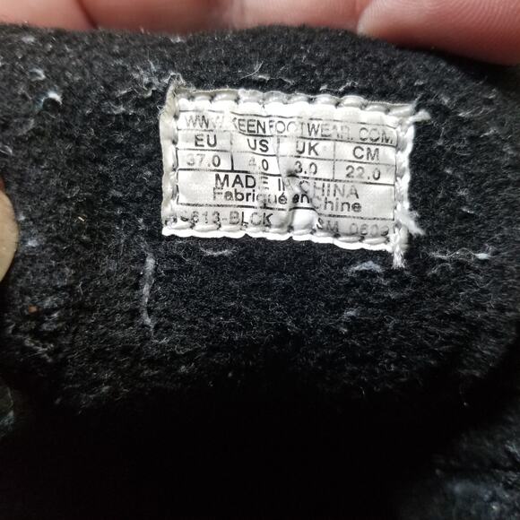 Keen Big Kids Size 4 Winter Snow Booties Black Leather Wide Strap Slip On - Picture 11 of 11